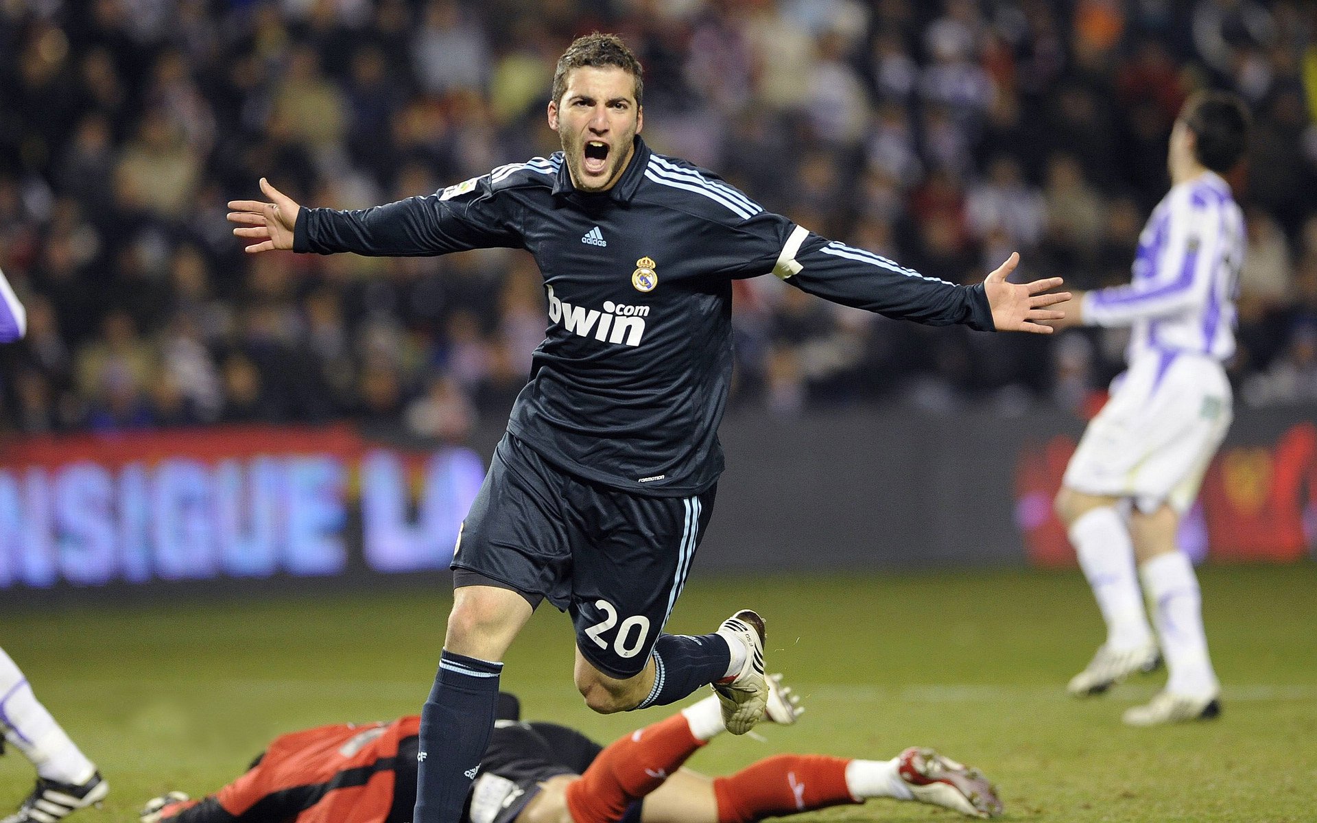 国王迎来黄金组合:哈尔滕打破纪录,威少用底薪燃烧激情